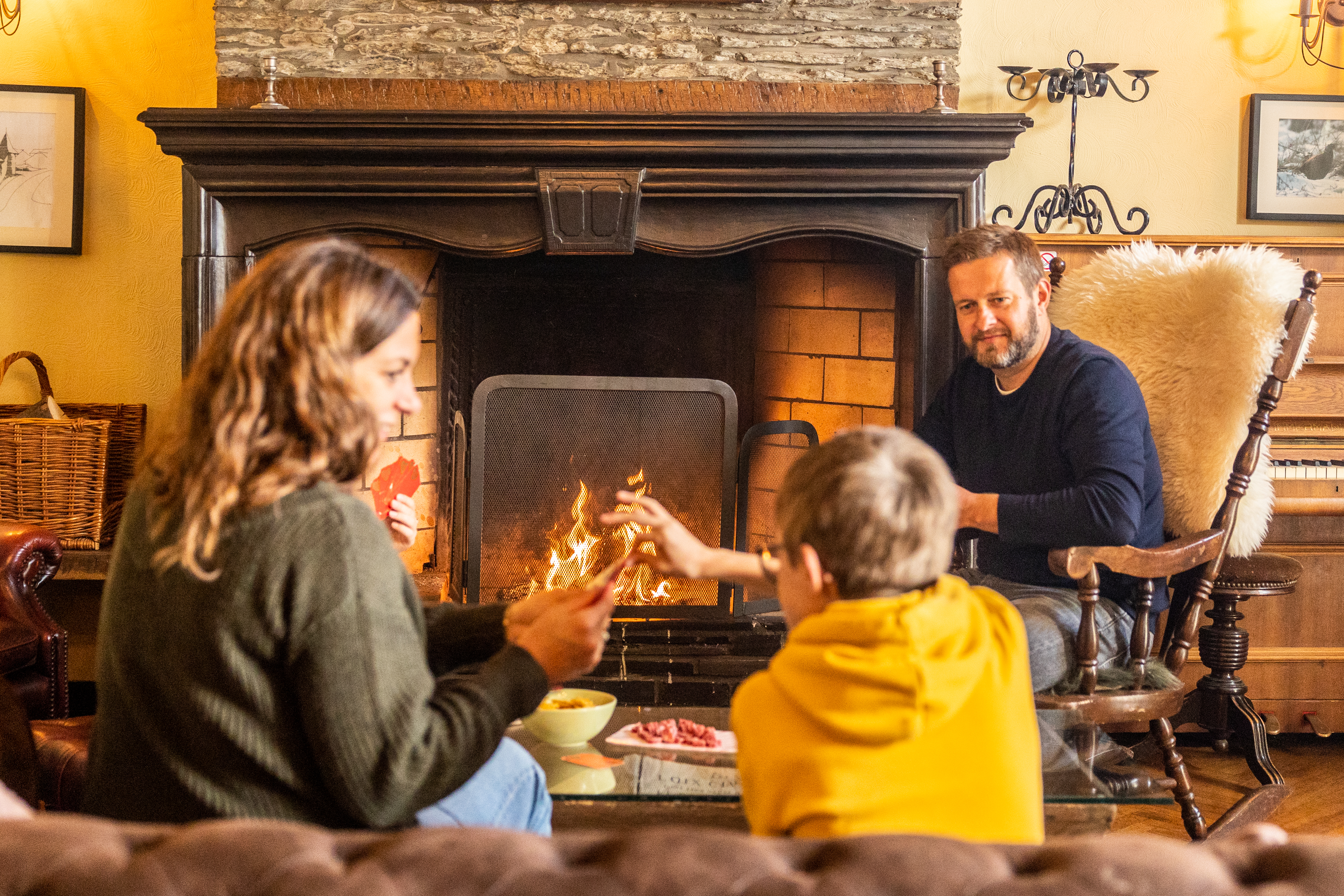 Moment cosy au coin du feu